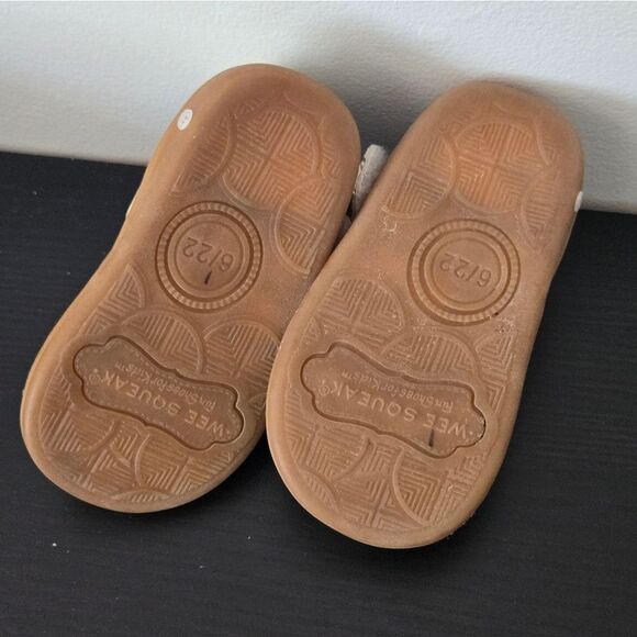 2/$15 Weesqueaks size 6 - Picture 4 of 4